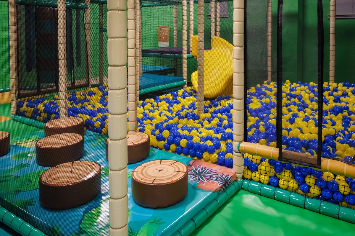 Kids Funpark, spielende Kinder im Haus